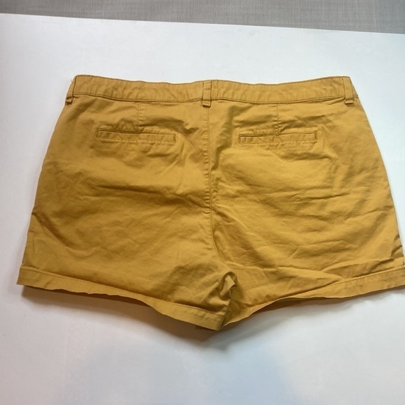 Gap size 18 mustard yellow Gap city shorts - Picture 2 of 3